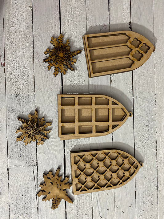 Window Christmas Ornaments with floral arrangements - DIY