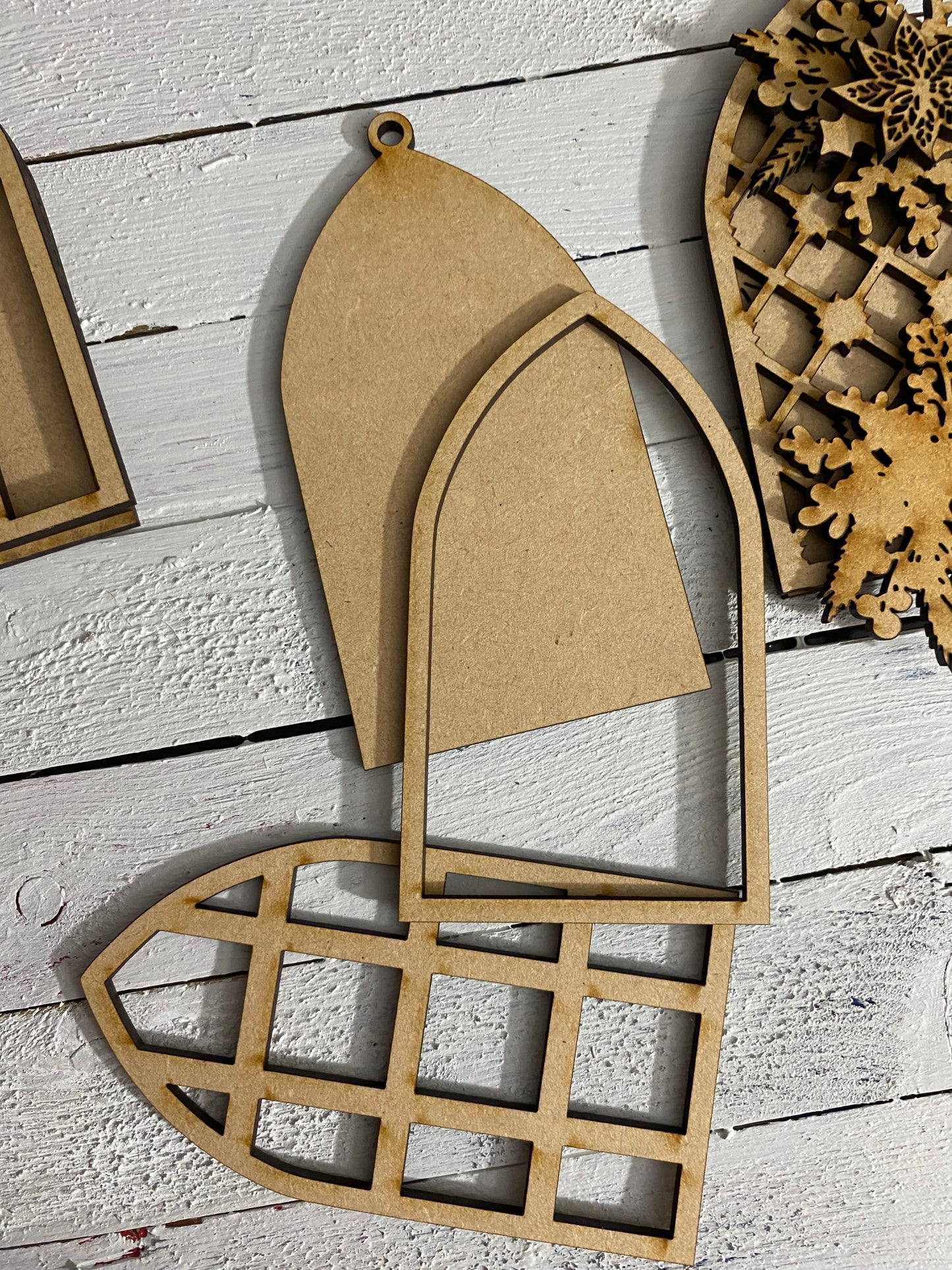 Window Christmas Ornaments with floral arrangements - DIY