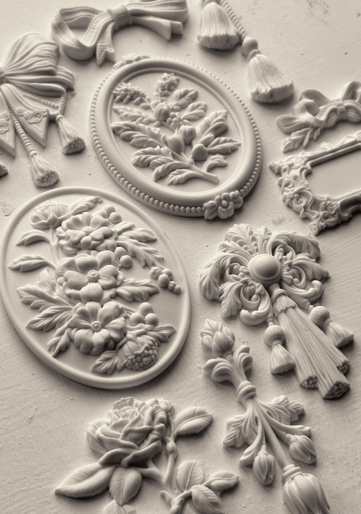 Pre- Order IOD - Victoriana Décor Mould