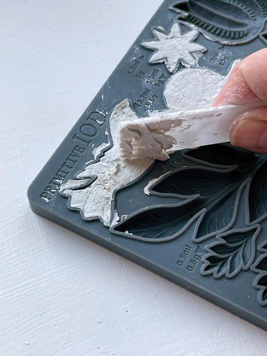 IOD  Primitive Décor Mould