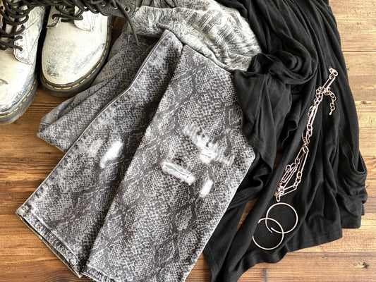 *PRE-Order* IOD Décor Stamp - Serpentine- ** Pre - Order**