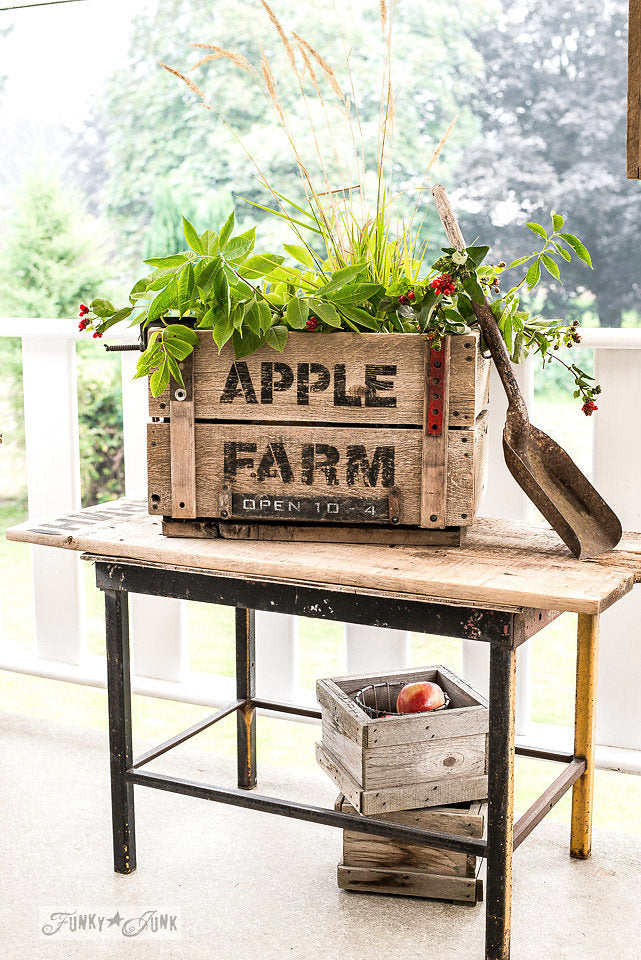 Apple Farm / You Cut Tree Farm Stencil