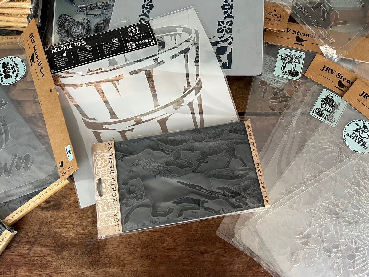 Horse & Hound IOD Mould + FREE Surprise Stencil | Only One