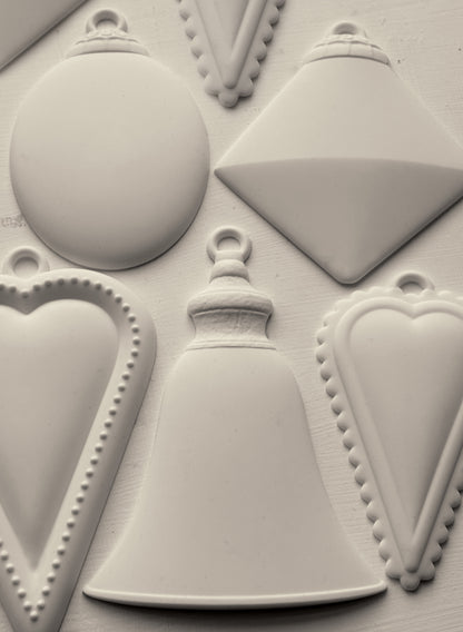 PRE - ORDER - IOD -  Bibelots 2 Décor Mould