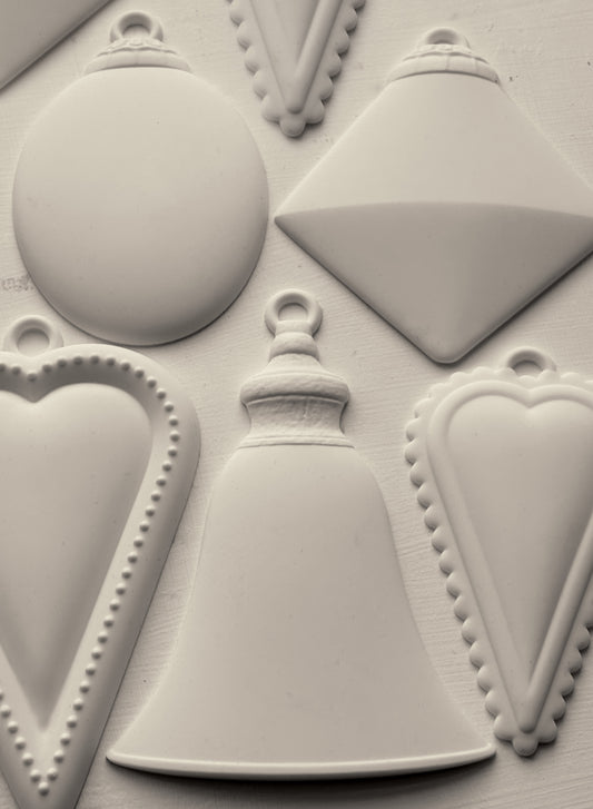 PRE - ORDER - IOD -  Bibelots 2 Décor Mould