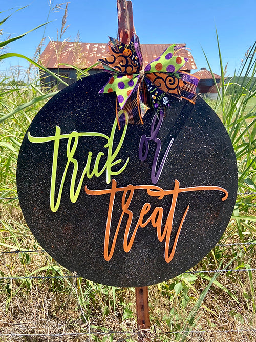22'' Unfinished Door hanger Trick or Treat